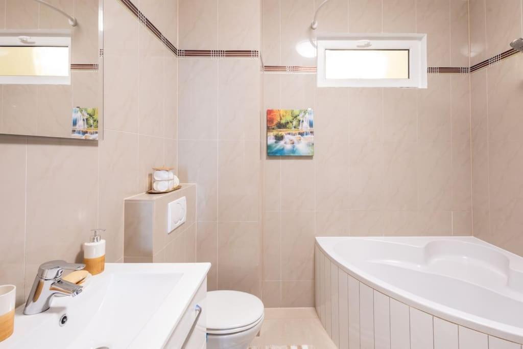 Diamond Apartment Виена Екстериор снимка