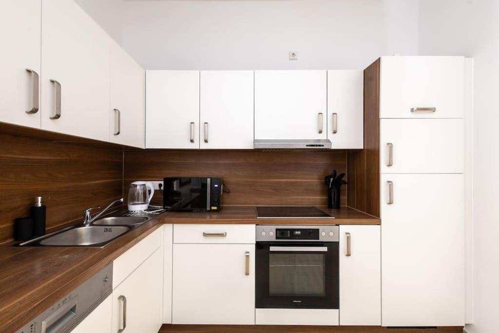 Diamond Apartment Виена Екстериор снимка